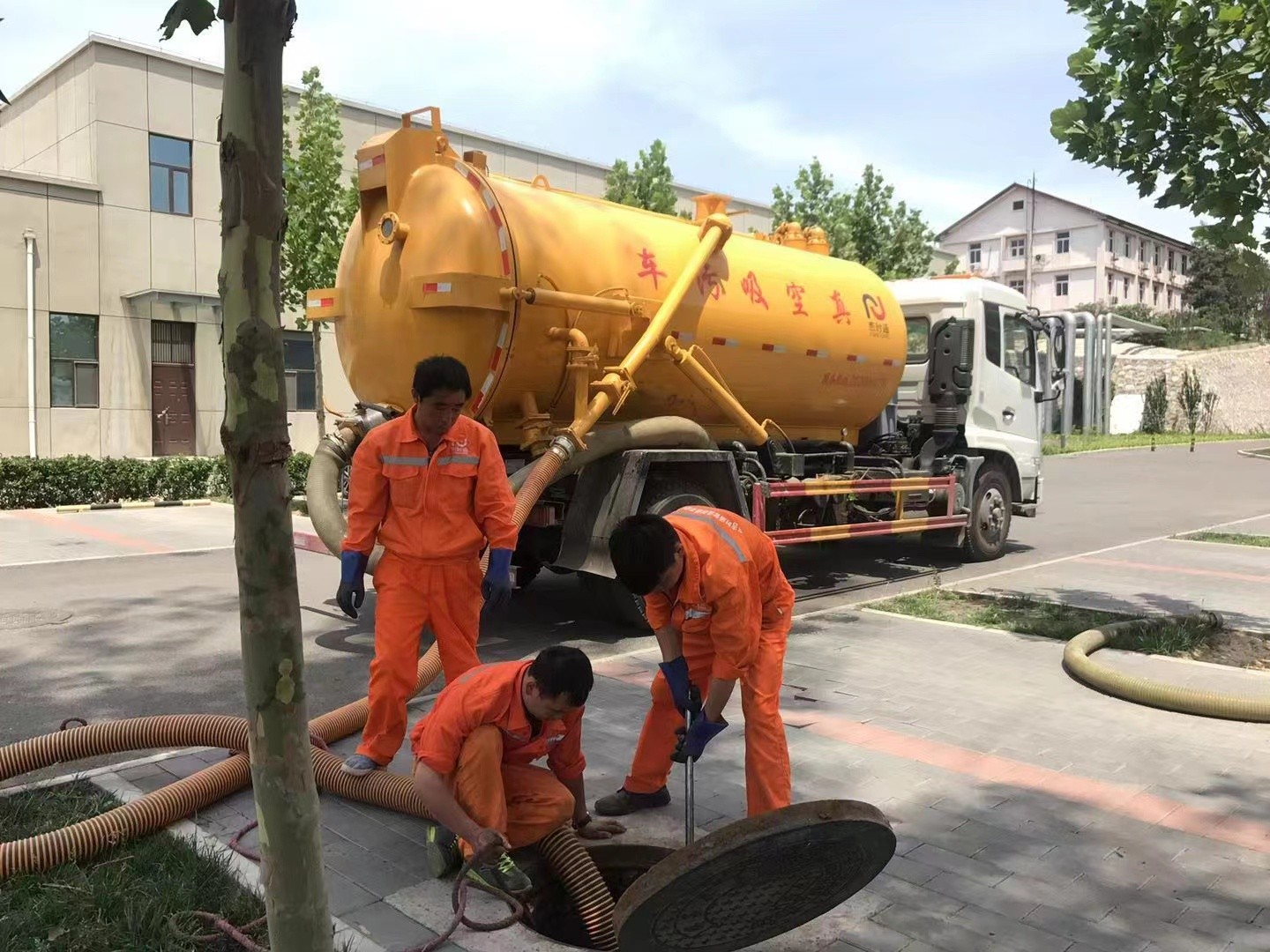 凌源化粪池清理与5-8吨吸粪车施工效率分析